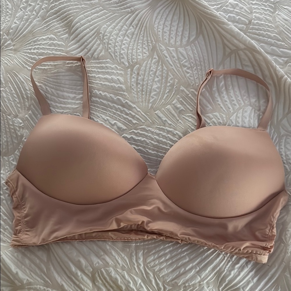 Victoria's Secret Tan T-Shirt Bra with Molded Cups, BRAND NEW, amazing condition